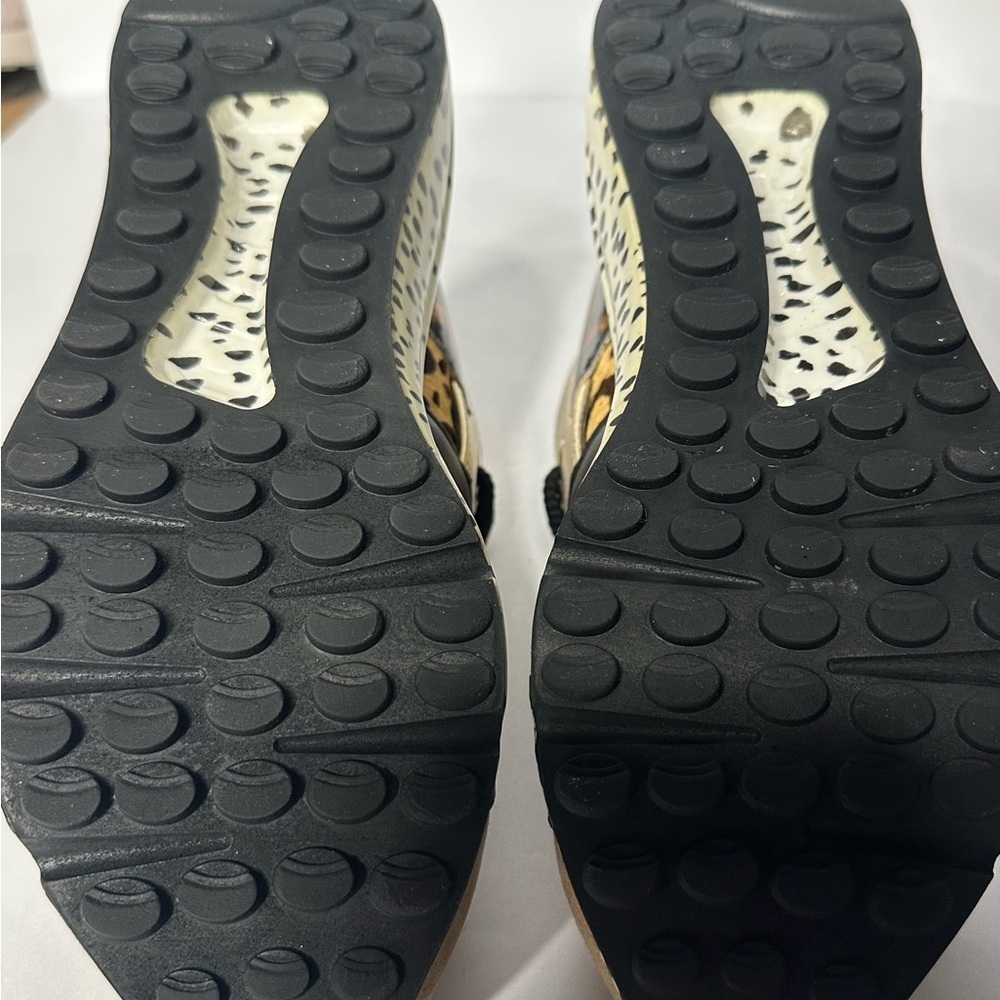 Leopard Print Sneakers with Black Laces steve madden size 7.5 pre owned - Picture 6 of 7